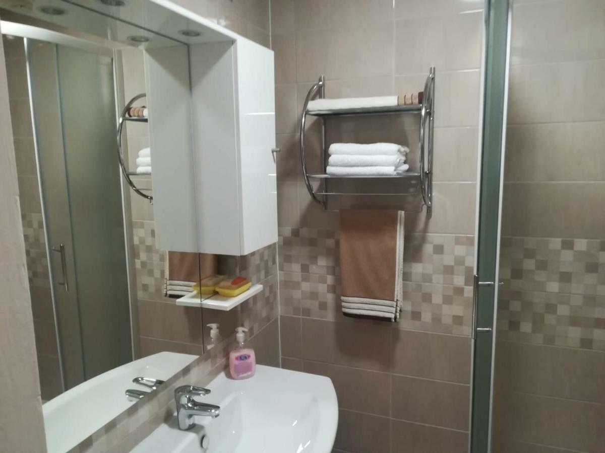 Apartman Tomic Apartment Кореница Екстериор снимка